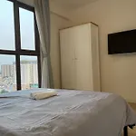 Luxurious 2-Bedroom Apartment District 4