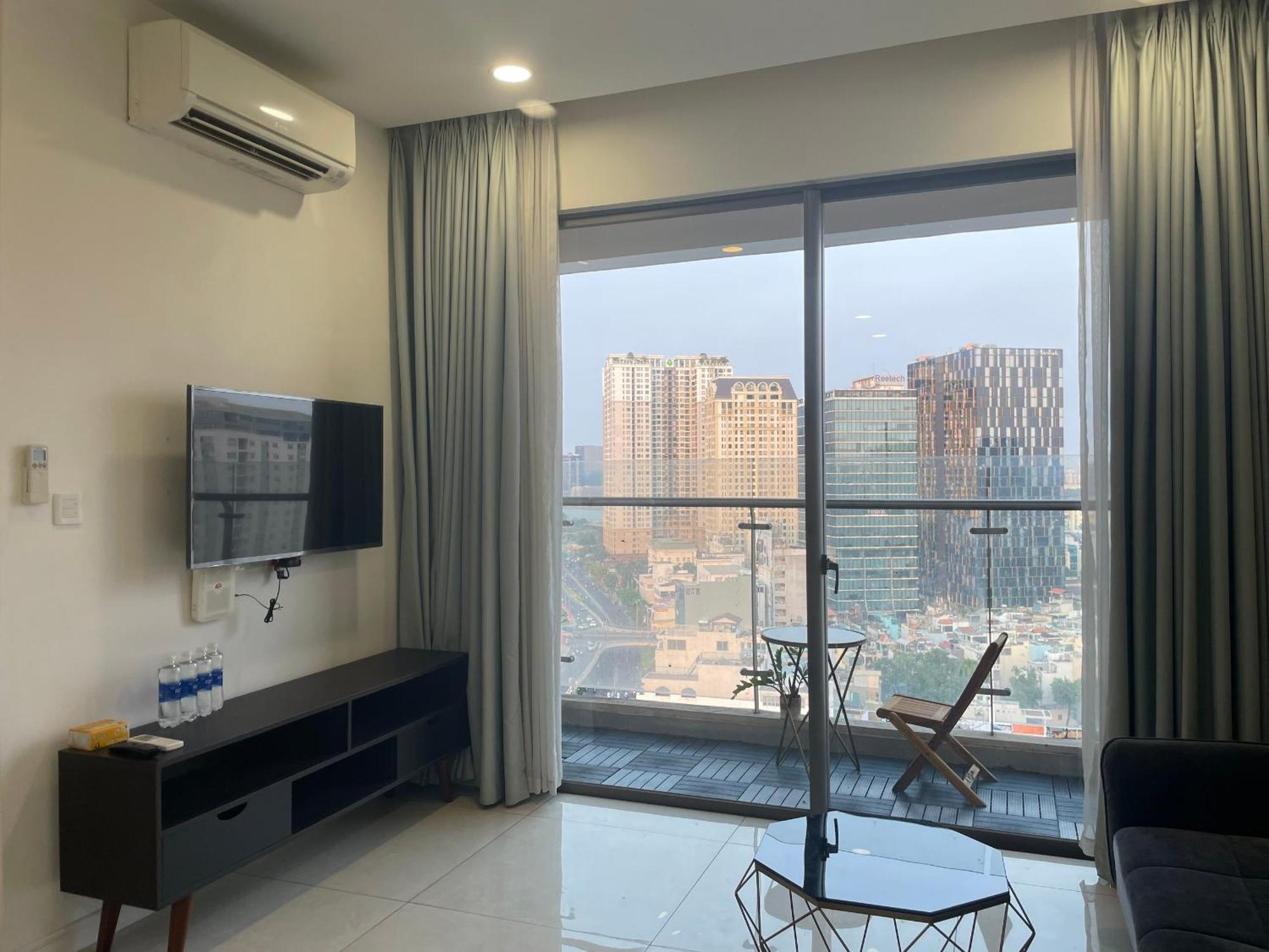 Luxurious 2-bedroom District 4 Căn hộ TP. Hồ Chí Minh